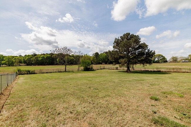 Building Photo - 386 Sandy Creek Rd