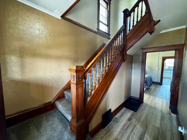 Building Photo - 1422 11th St