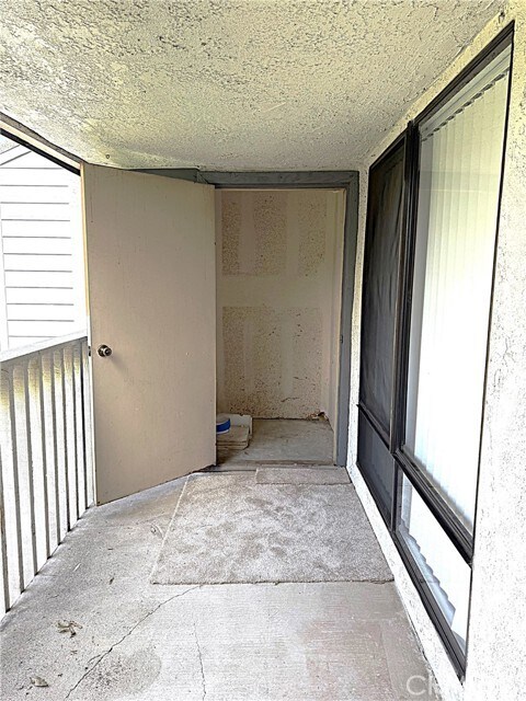 Building Photo - 545 S Ranch View Cir
