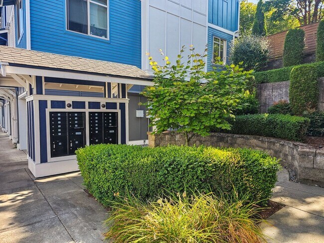 Building Photo - Modern 3-Story Tacoma Condo – Downtown Cit...