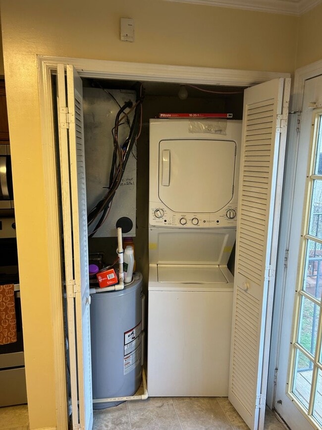 Building Photo - 188 Williams St