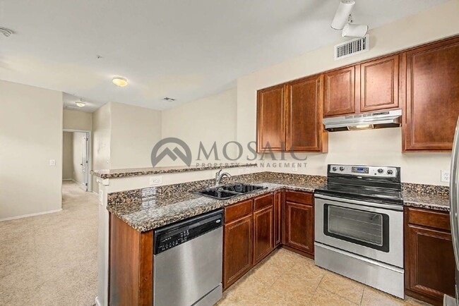 Building Photo - 1384 S Sabino Dr