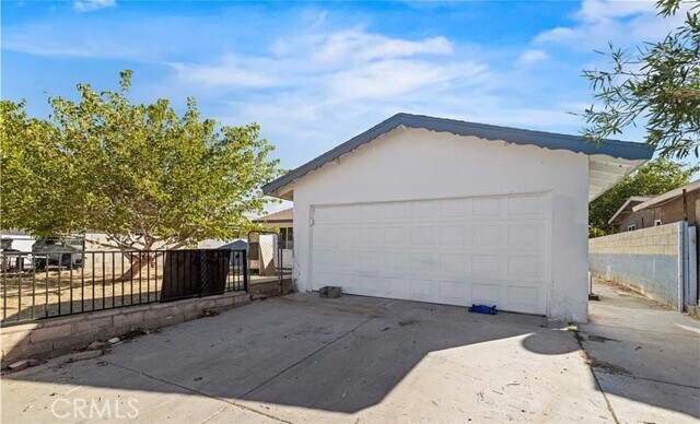 Primary Photo - 38466 Sumac Ave