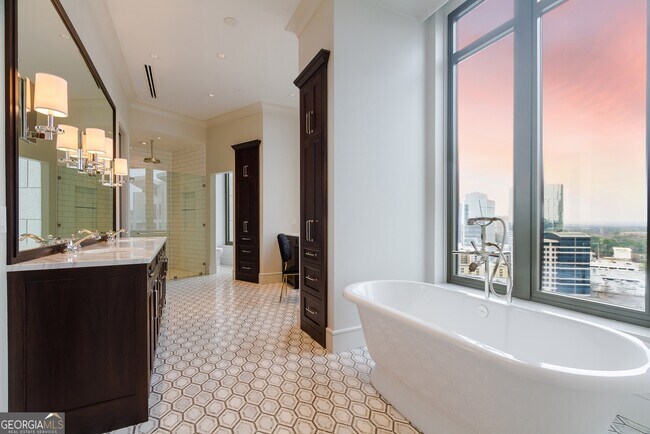 Building Photo - 3376 Peachtree Rd NE