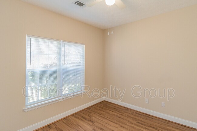 Building Photo - 14 Oakleigh Dr