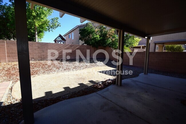 Building Photo - Space, Comfort, and a Layout Built for Real Life -- Iron Mountain Ranch