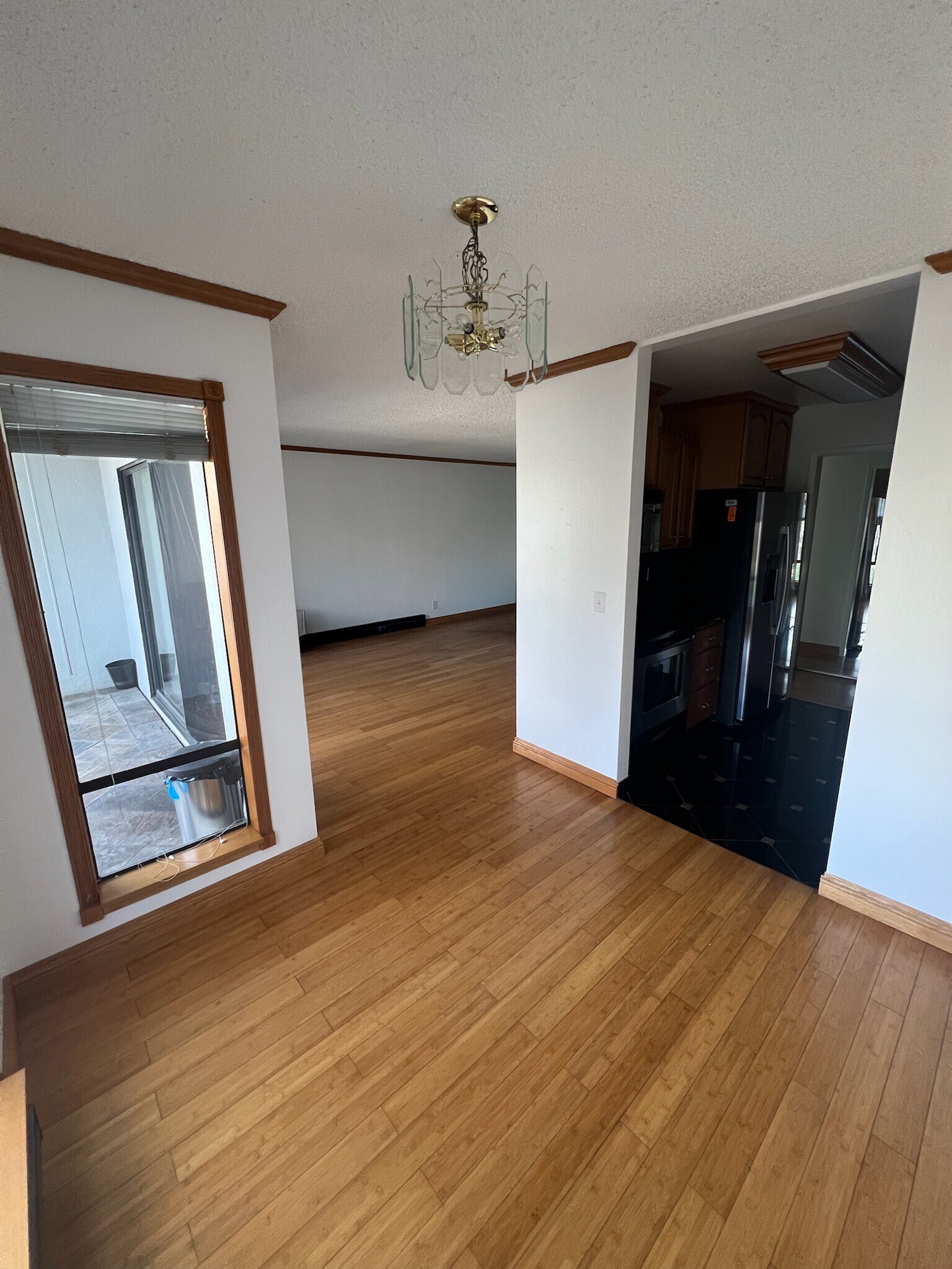 Building Photo - 2 Commodore Dr