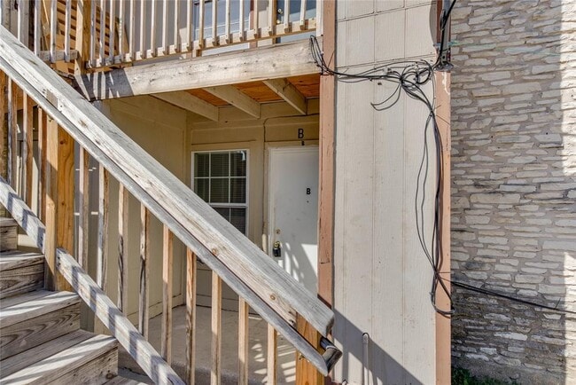 Building Photo - 11907 Alpheus Ave