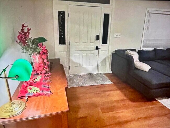 Building Photo - 165 Walton Ave