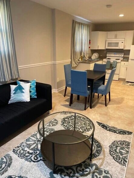 Dining - 4296 Southern Ave SE