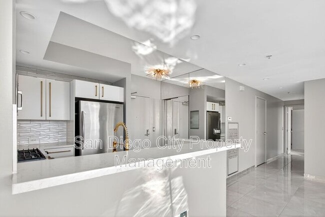 Building Photo - 321 Tenth Ave