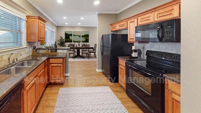 Building Photo - 2830 Horseback Dr