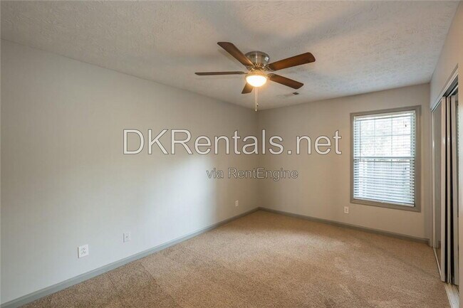 Building Photo - 207 Daventry Way