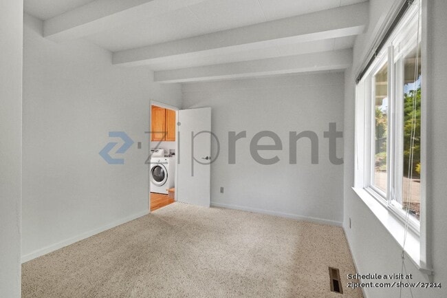 Building Photo - 18463 Almond Rd