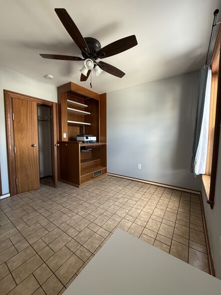 Building Photo - 195 Huntress St