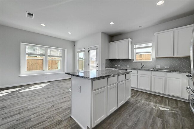 Building Photo - 9701 Grapevine Leaf Dr