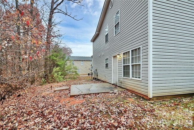 Building Photo - 635 Wilderness Trail Dr