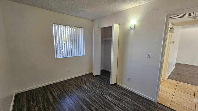 Building Photo - 1622 N Beverly Ave