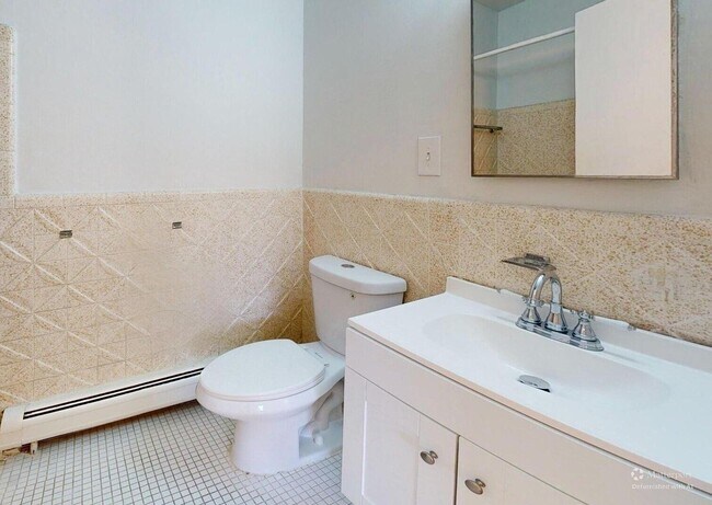 Building Photo - 1225 Island Dr