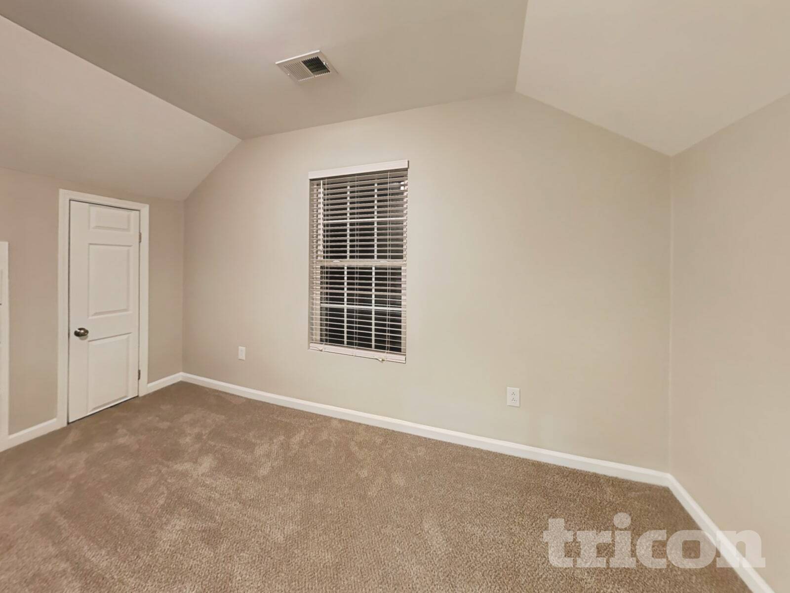 Building Photo - 254 Riverrun Dr