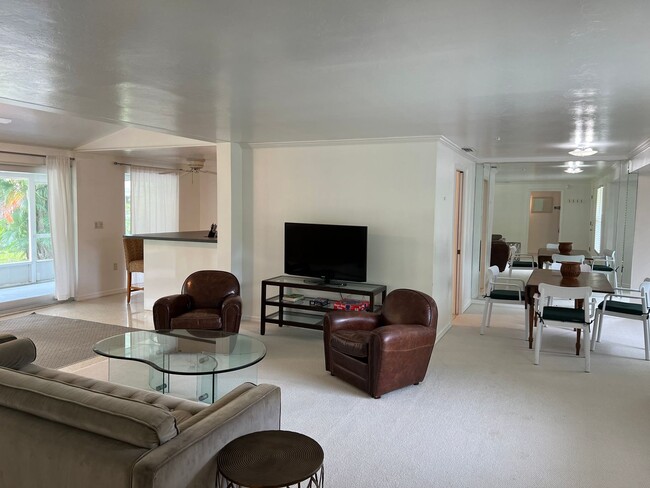 Building Photo - 2 Bedroom 2 Bath Single Family Home