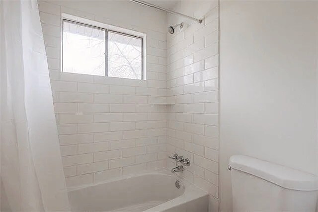 Shower - 1131 NE Oak Tree Dr