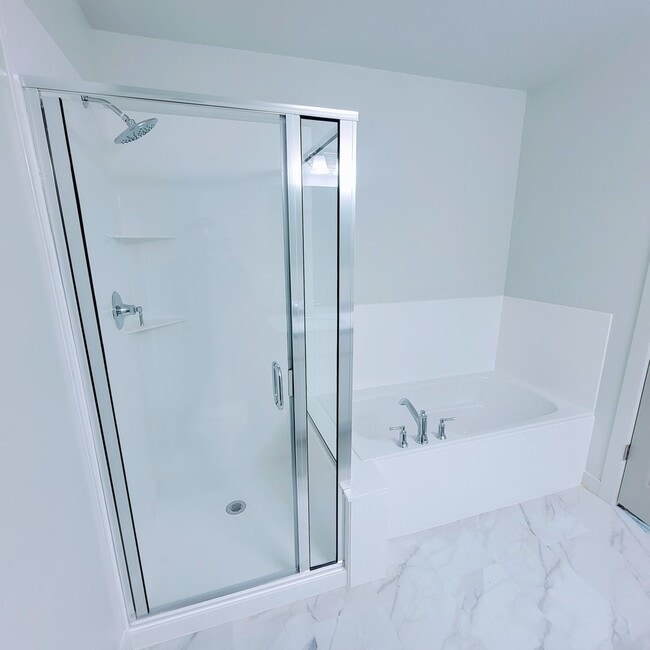 Building Photo - Stunning Townhomes!