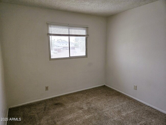 Building Photo - 6557 S La Rosa Dr