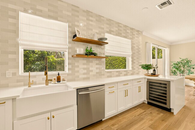 Building Photo - 7630 Topiary Ave