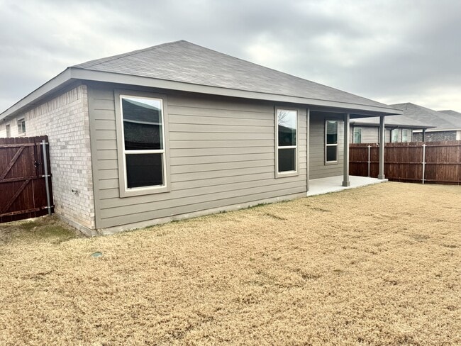 Building Photo - 147 Bay Mdws Ln