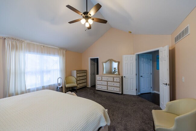 Building Photo - 25037 Brett St