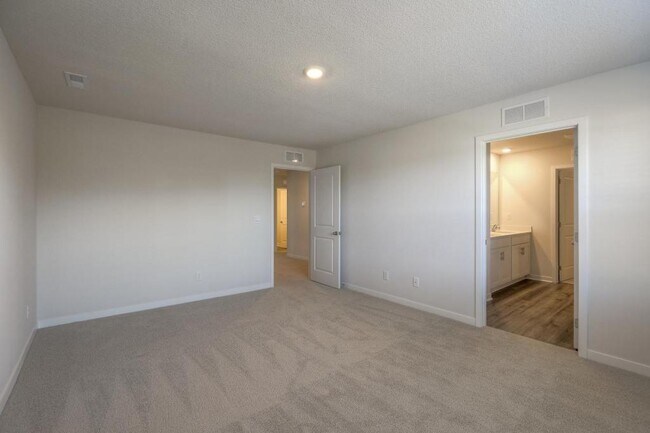 Building Photo - 1611 Maci St