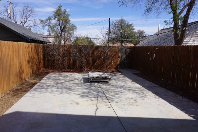 Building Photo - 2618 22