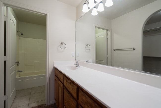 Building Photo - Five bedroom, three bath, 2,300 sq ft town...