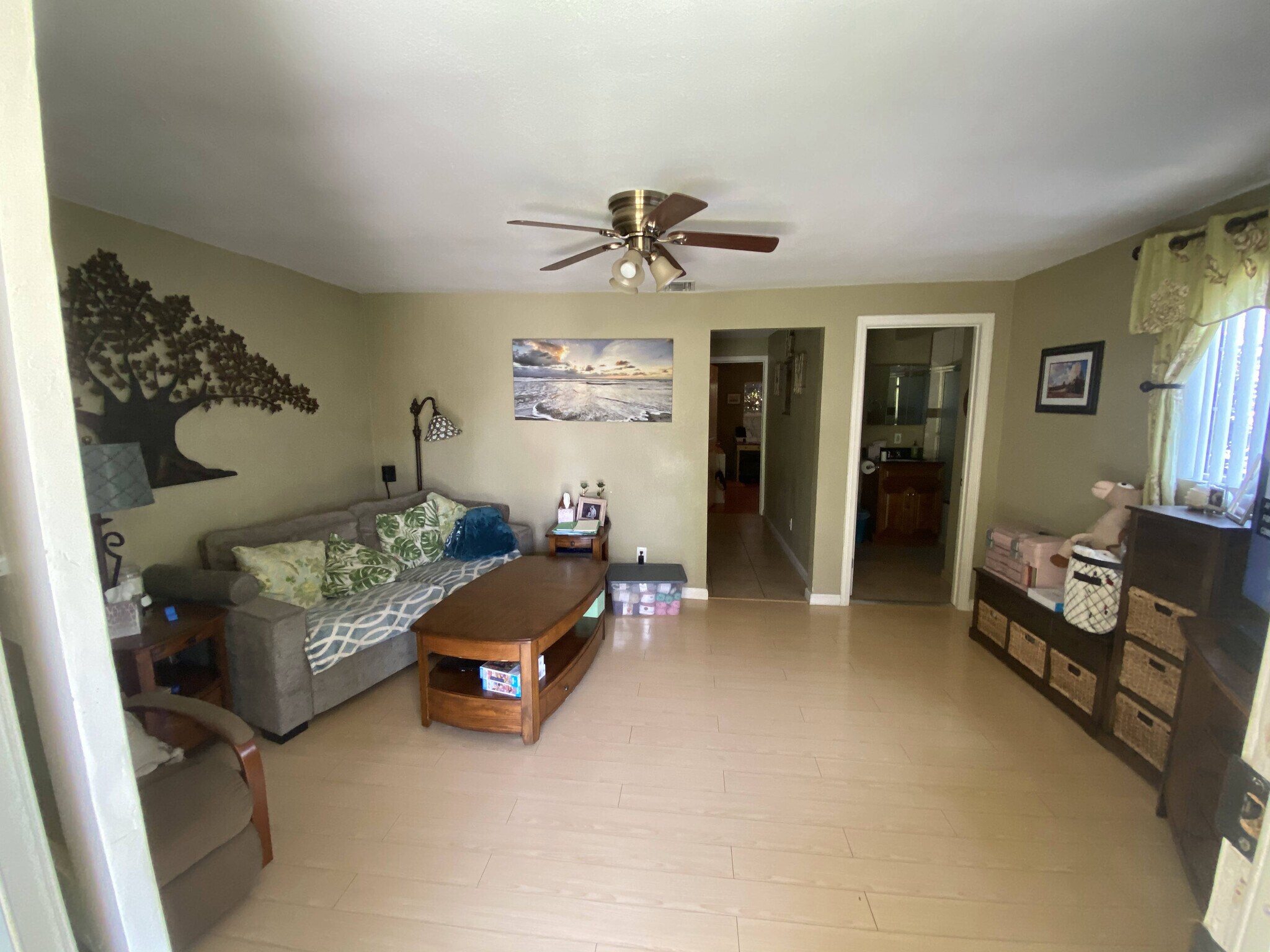 Building Photo - 172 W Elm Ct