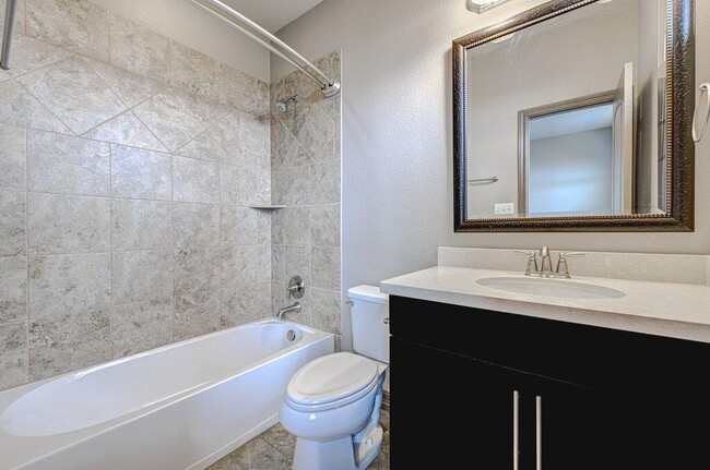 Building Photo - 11825 Terraza Cir