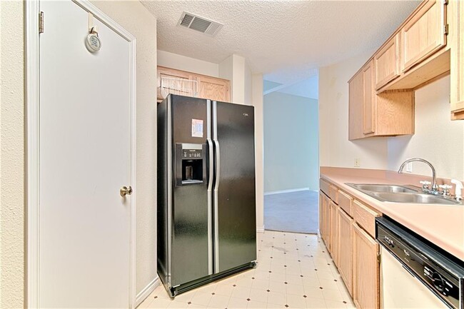Building Photo - 6708 Windrift Way