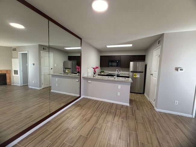 Building Photo - 10001 Westpark Dr