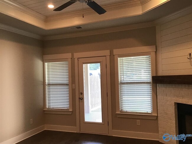 Building Photo - 700 Rivulet Dr SW