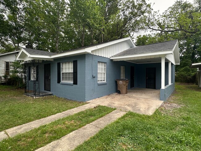 Primary Photo - 1207 Bay Ave