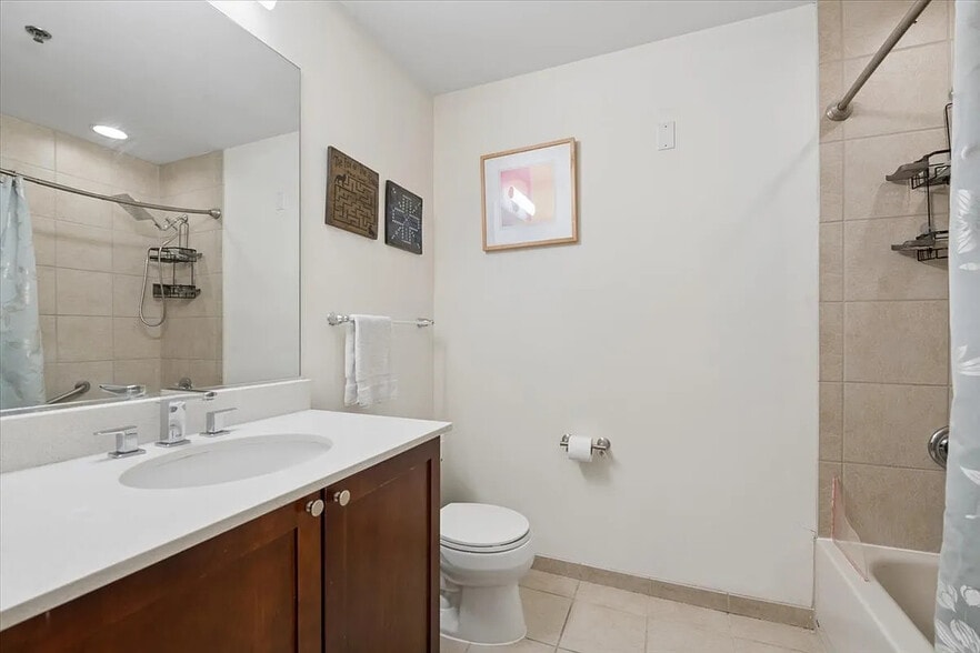 Bathroom - 1255 S State St