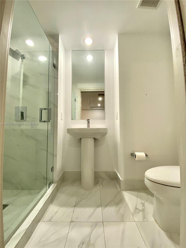 Building Photo - 801 S Miami Ave