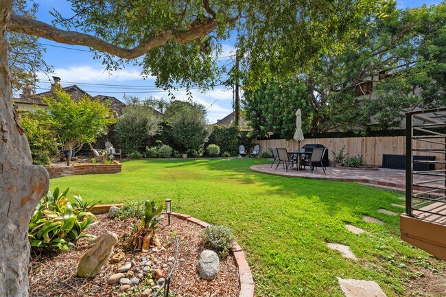 Building Photo - Charming La Jolla Beach Cottage