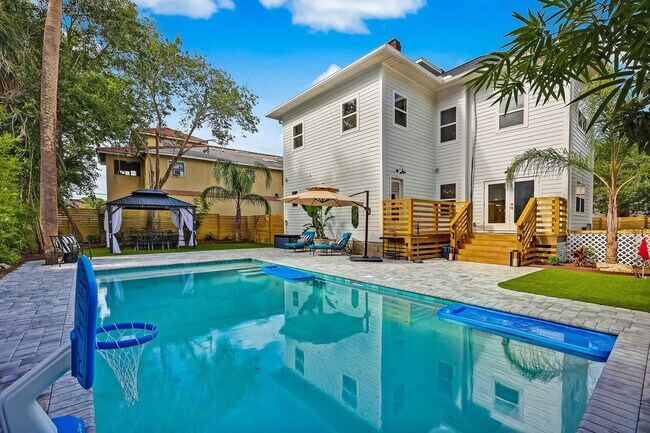 Building Photo - 20 M L King Ave