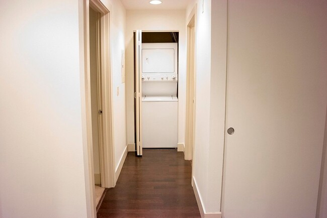 Building Photo - Prime Capitol Hill Top-Floor 1-Bed Condo w...