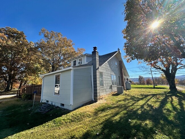 Building Photo - NEW RENTAL LISTING - NO HUD NO SECTION 8