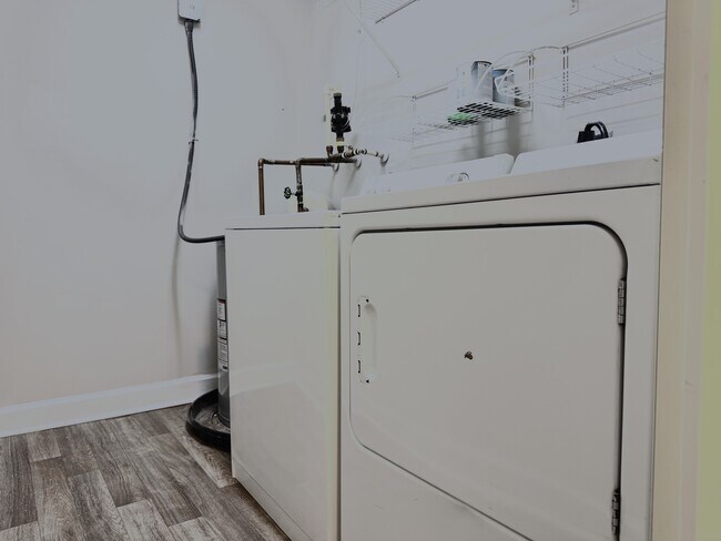 Building Photo - 303 Smith Level Rd