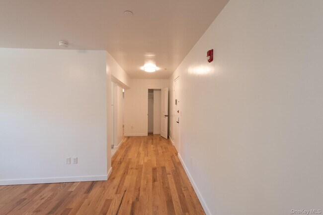 Building Photo - 671 Bronx River Rd