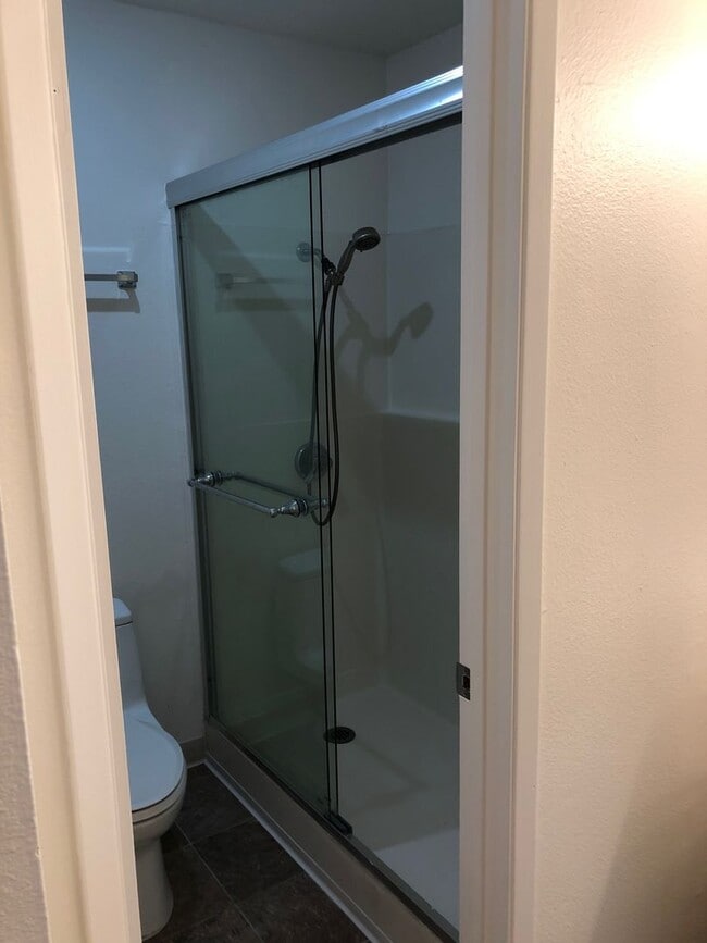 Building Photo - 2 bedroom and 2 bathroom condo in Mission Valley