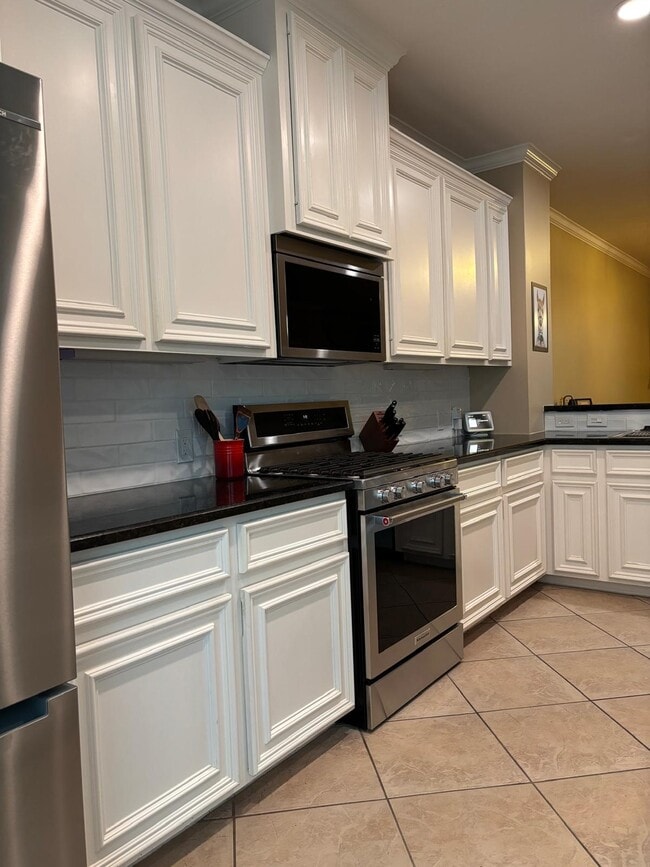 Building Photo - 1310 W Webster St